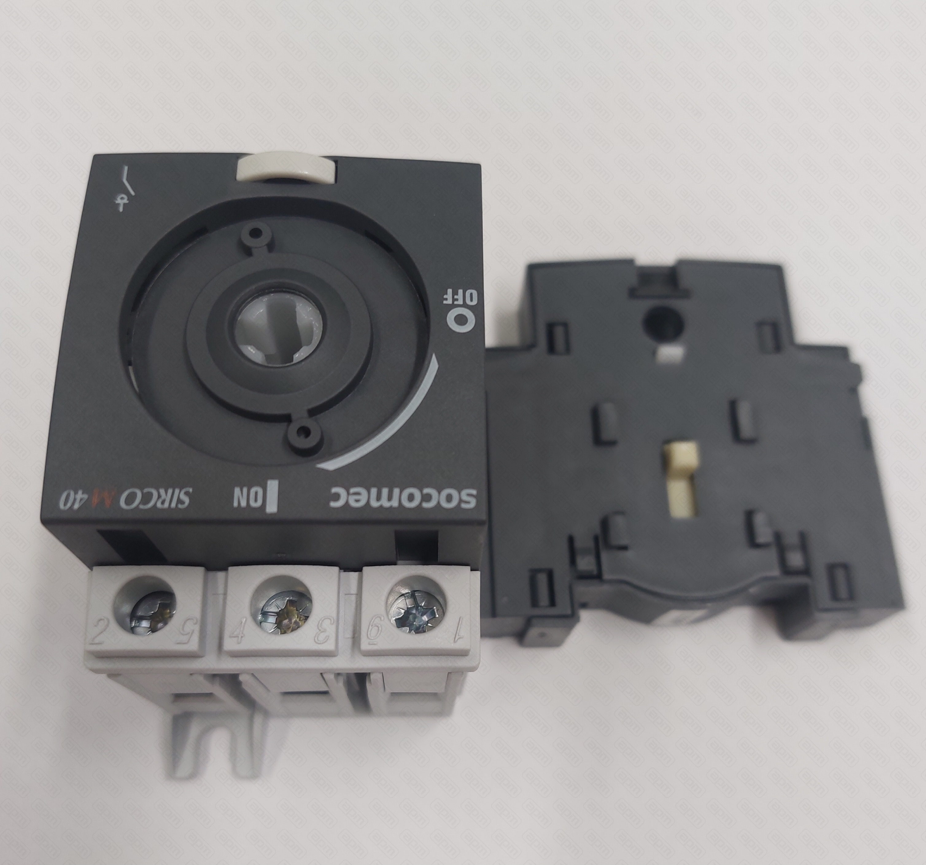 Вводной выключатель ISOLATOR SWITCH 3P 40AN