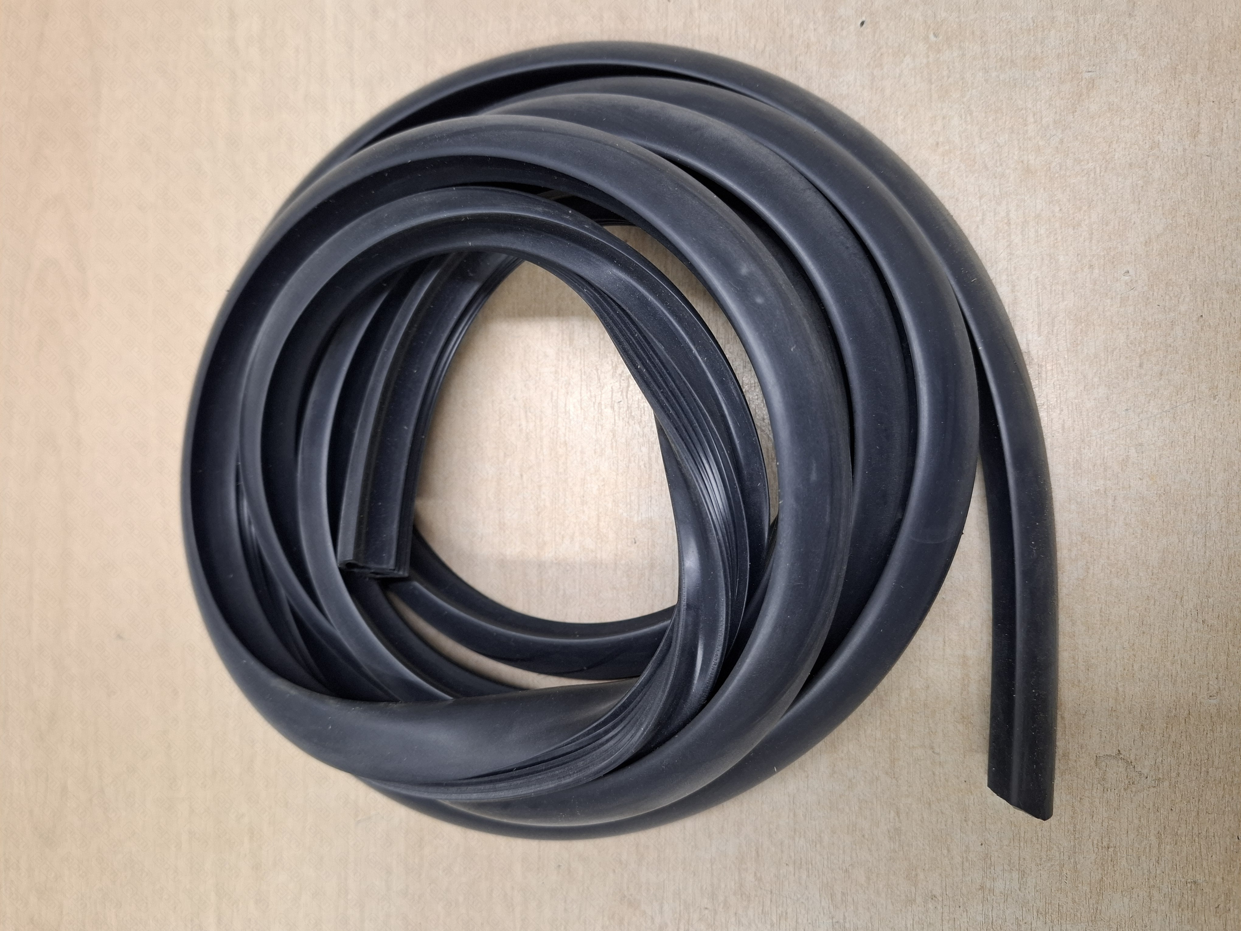 Уплотнение двери GASKET INCLUDED FACE MUFFLE CUT FOR OVEN MKF1064TS